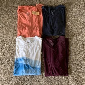 4 American Eagle T-shirts